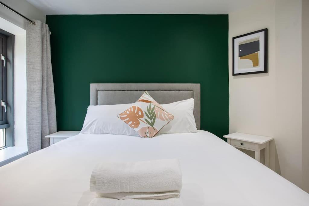 Luxury, Sleeps 6, City Centre 벨파스트 외부 사진